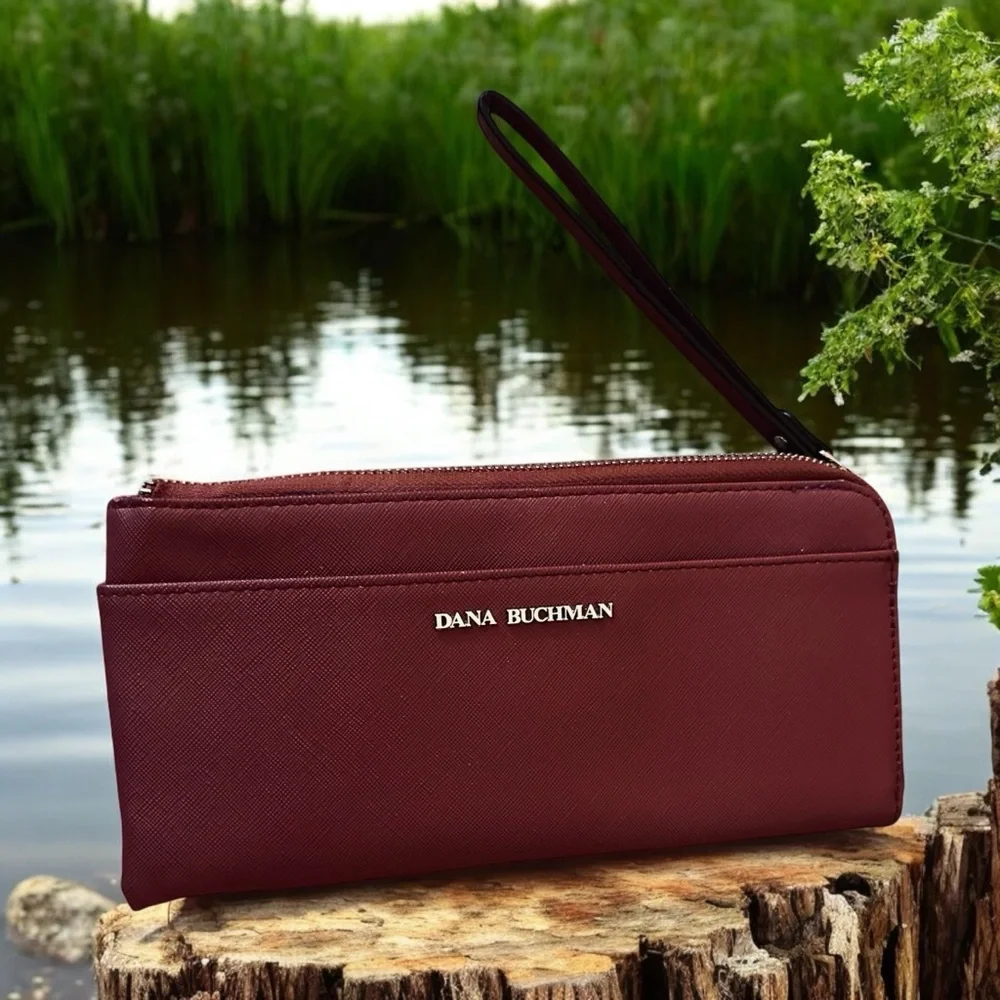 Dana Buchman LARGE Burgundy Wristlet/ Built-in Wallet 9 x 5 x 1